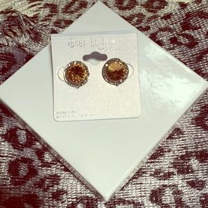 Gold studs made with Swarovski Elements